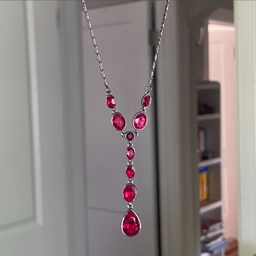 GIVENCHY dainty modern gothic red & black crystal y-drop necklace EUC - Picture 3 of 7